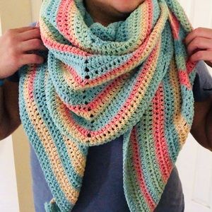 Crochet Triangle Shawl Scarf 🌼 Handmade 🌸 NEW